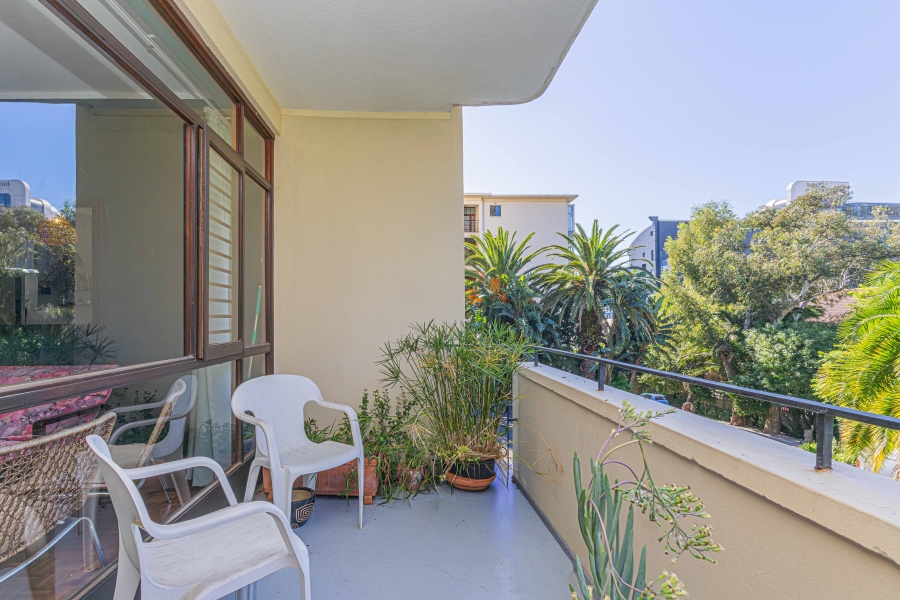 1 Bedroom Property for Sale in Sea Point Western Cape